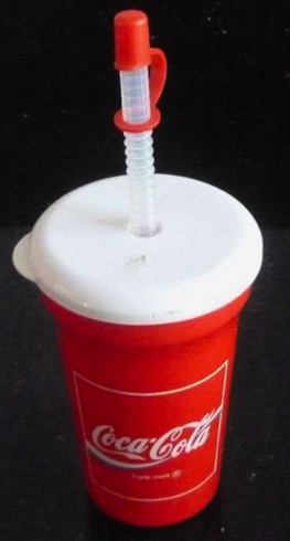 5807-1 coca cola drinkbeker rw H.13 br. 8 cm € 1,50.jpeg
